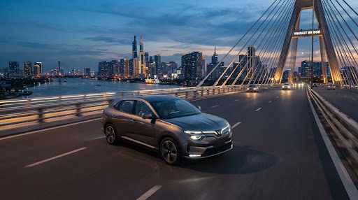 Không gian công nghệ xe hơi LC Auto — 1